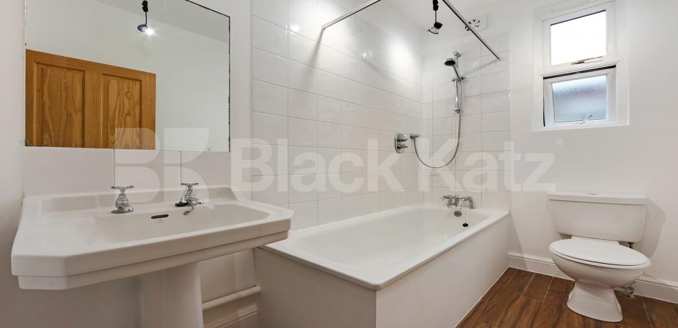 			LET , 2 Bedroom, 1 bath, 1 reception Maisonette			 Venetian Road, Denmark Hill/Camberwell